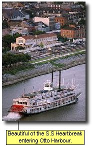 Beautiful photo of the S.S. Heartbreak entering Otto harbour